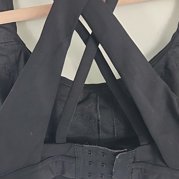 Lululemon Women's Stash It All Bra Luxtreme Black Sz 8 EUC - Picture 6 of 9